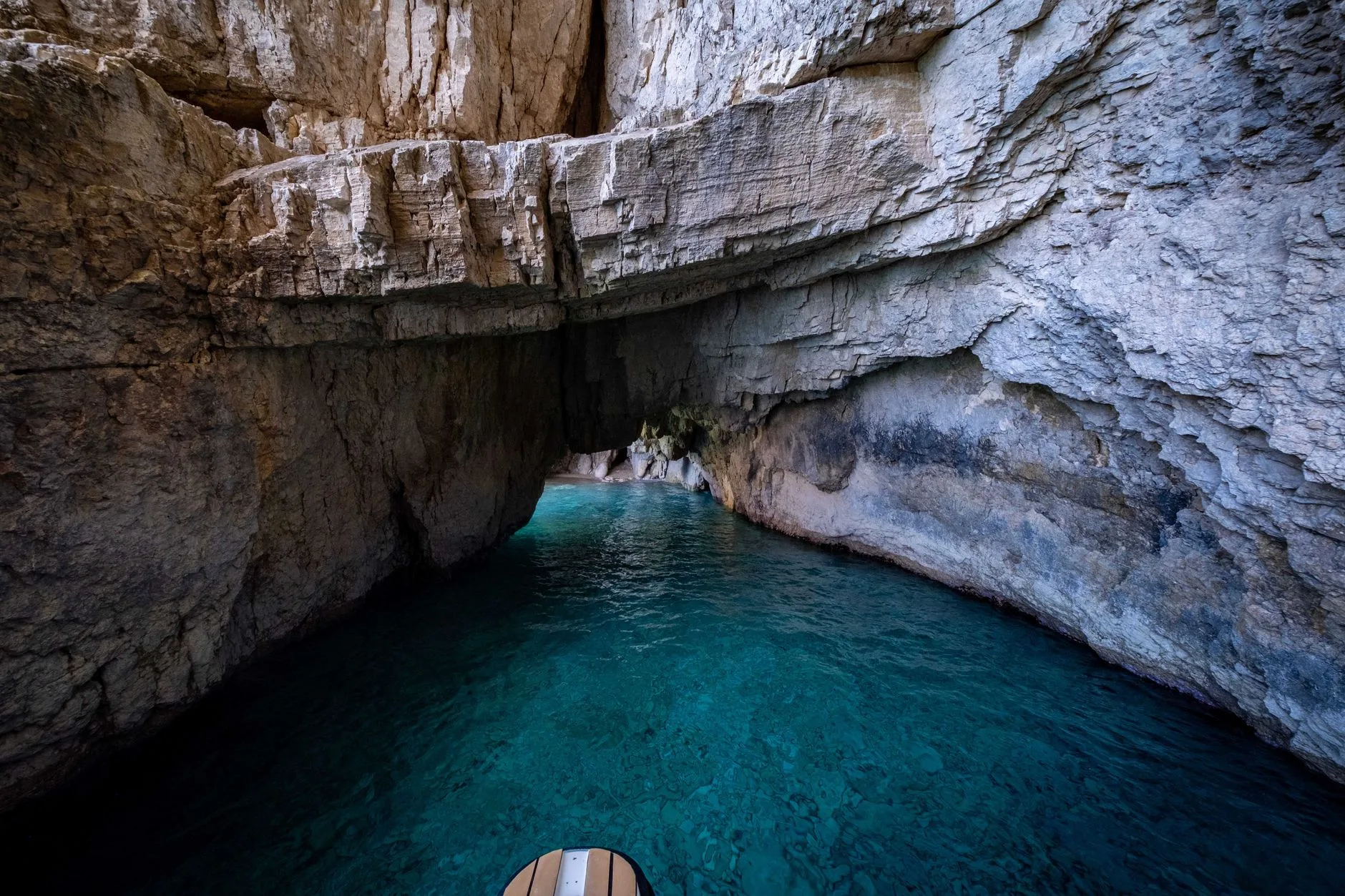 Sortie en bateau : grottes marines et criques secrètes